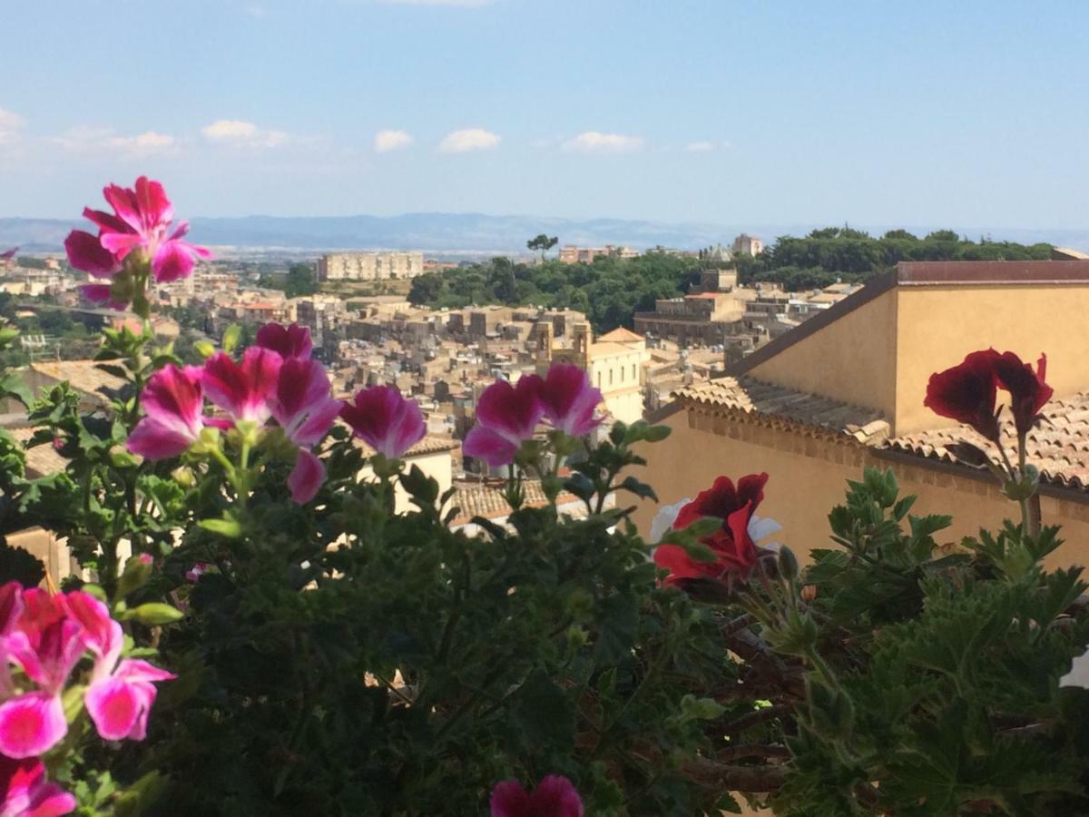 Il Piccolo Attico Caltagirone Exterior foto